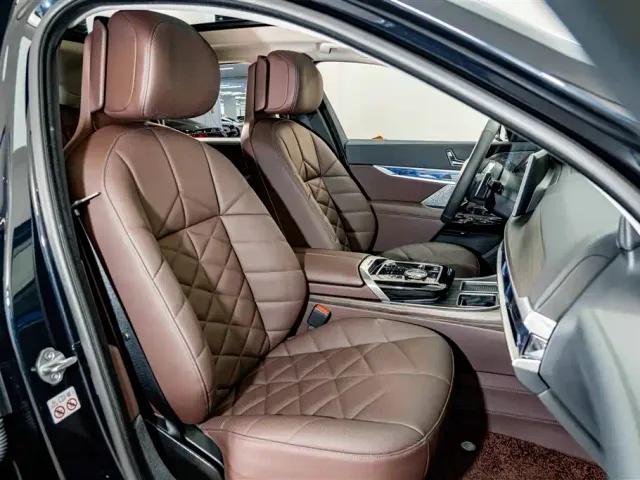 BMW 7 Series — Фото автомобиля 20