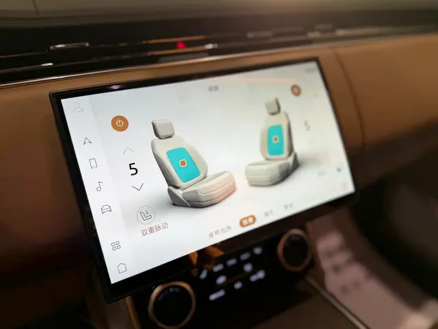 Land Rover Range Rover — Фото автомобиля 12