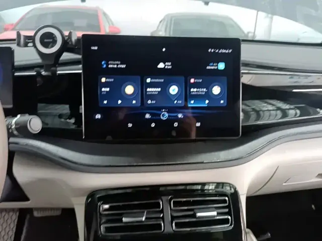BYD Qin PLUS — Фото автомобиля 12