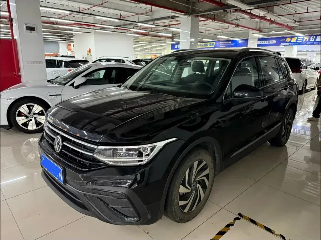 Фотография автомобиля — Volkswagen Tiguan L