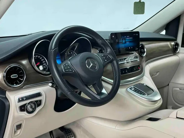 Mercedes-Benz V-Class — Фото автомобиля 8