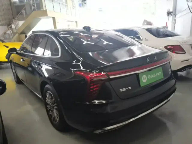 Hongqi H5 — Фото автомобиля 4