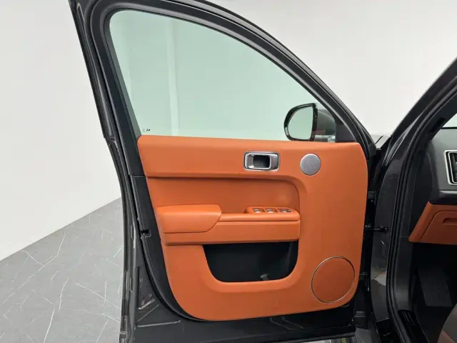 Li Auto L7 — Фото автомобиля 12