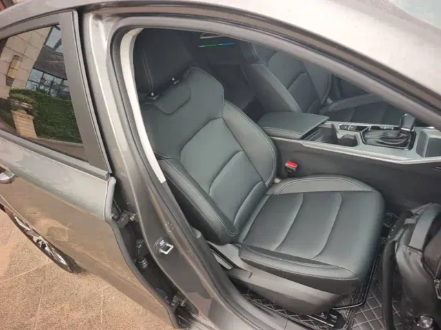 Geely Emgrand — Фото автомобиля 24