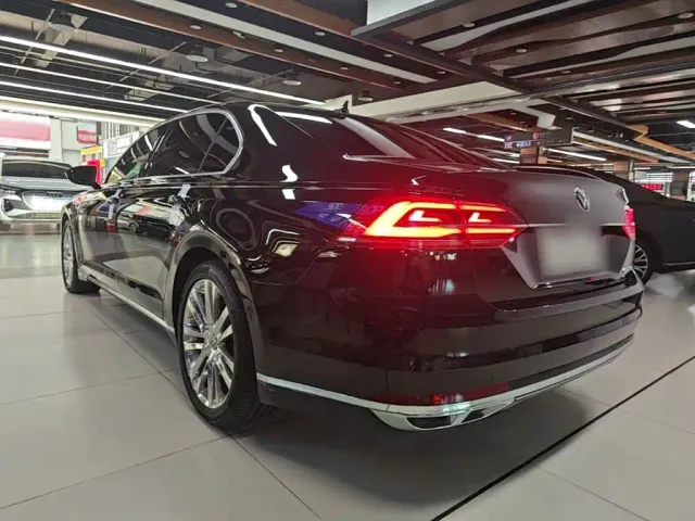 Volkswagen Phideon — Фото автомобиля 4