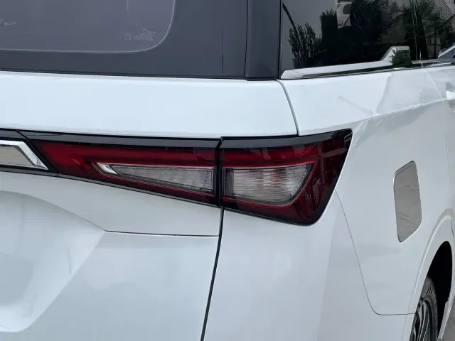 Wuling Jiachen — Фото автомобиля 10