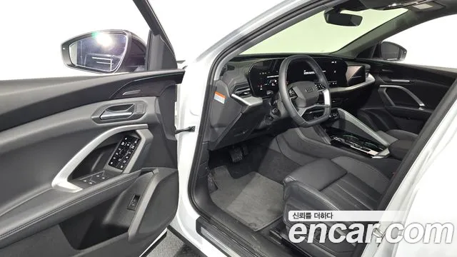 Audi Q5 40 TFSI quattro Sportback S Line — Фото автомобиля 9