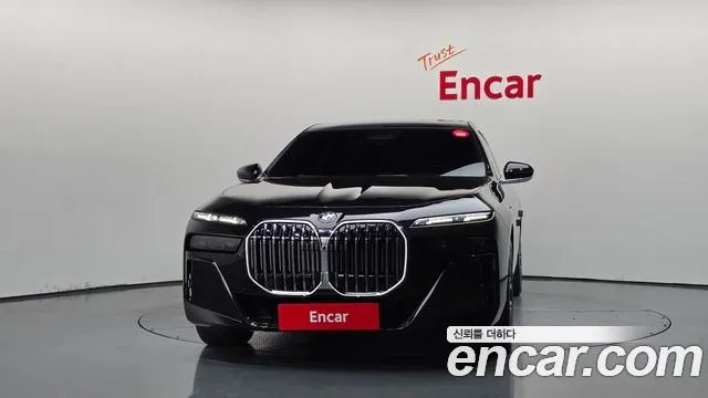 BMW 7 Series G70 — Фото автомобиля 3