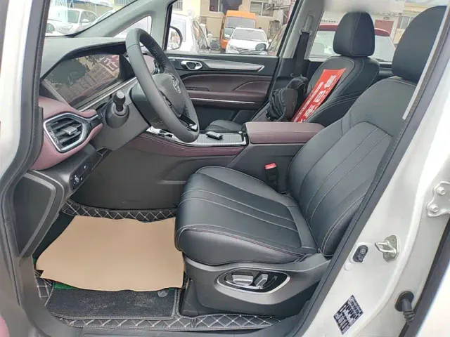 GAC Trumpchi M6 — Фото автомобиля 14