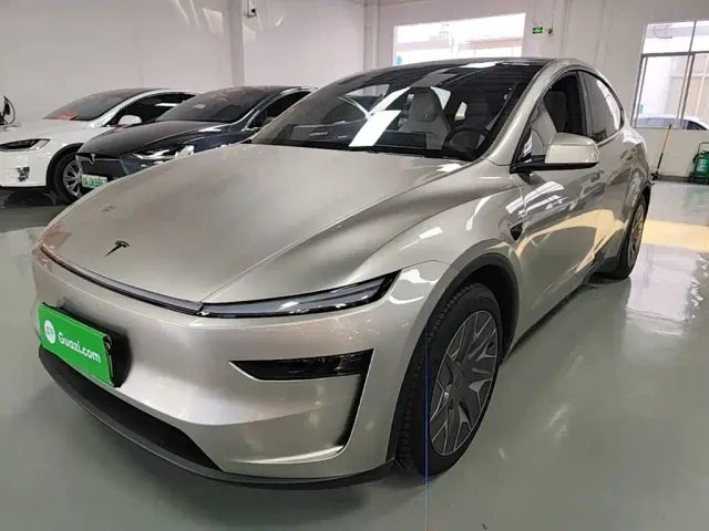 Фотография автомобиля — Tesla Model Y L