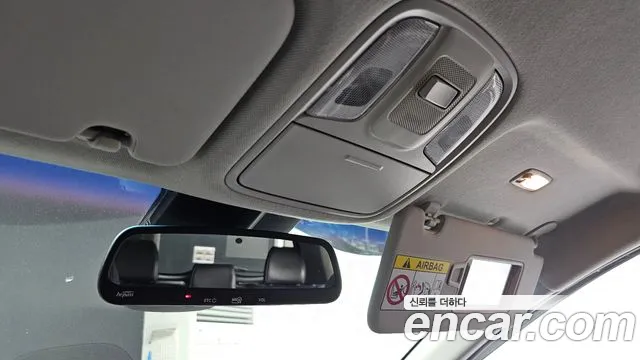 Kia Niro — Фото автомобиля 19