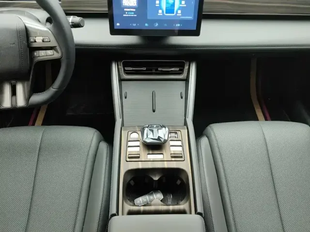 BYD Qin L — Фото автомобиля 16