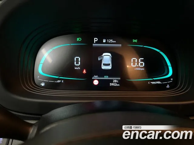 Hyundai Venue — Фото автомобиля 6
