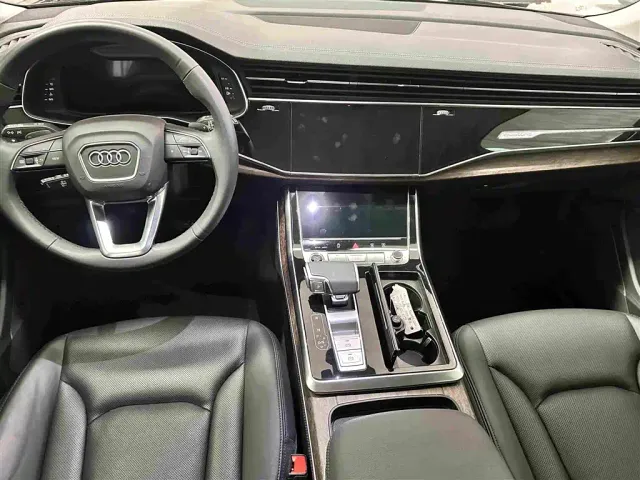 Audi Q7 — Фото автомобиля 13