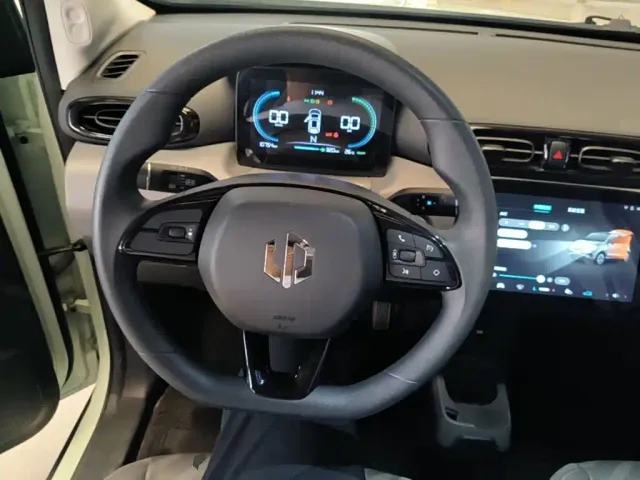 Leapmotor T03 — Фото автомобиля 6
