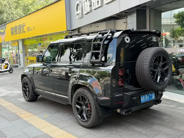 Land Rover Defender — Фото автомобиля 3