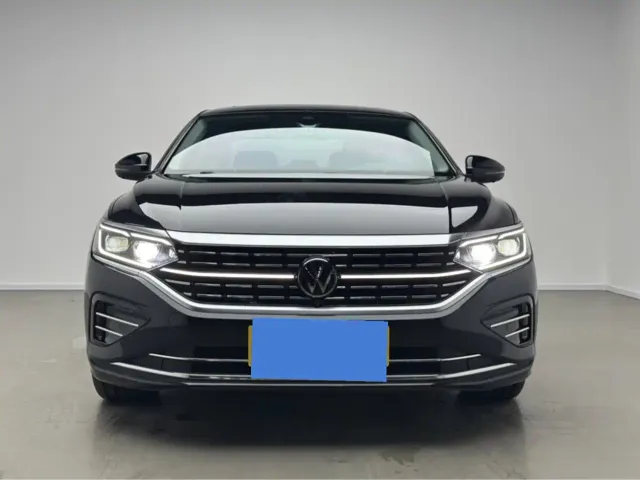 Volkswagen Passat — Фото автомобиля 2