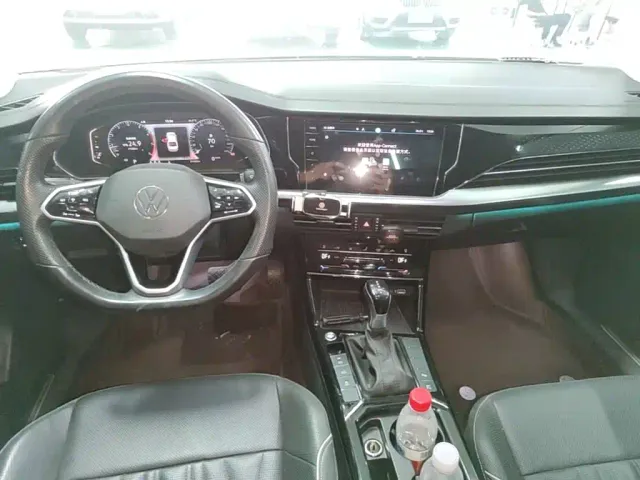 Volkswagen Passat — Фото автомобиля 8