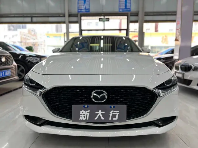 Mazda Axela — Фото автомобиля 2