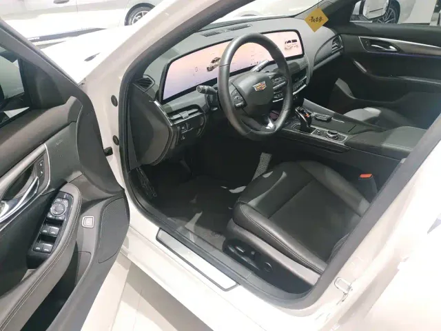 Cadillac CT5 — Фото автомобиля 15