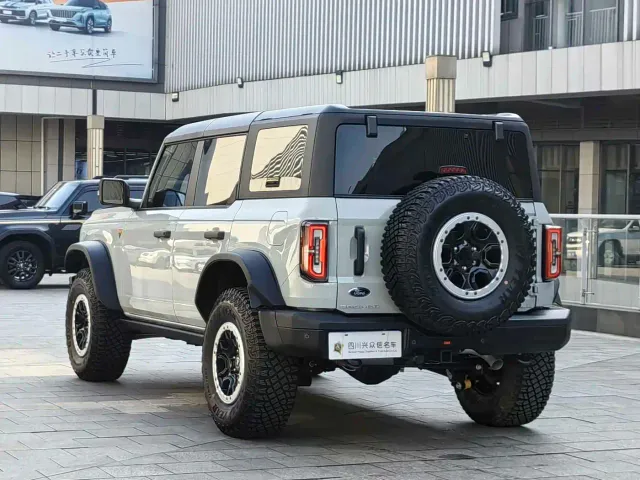 Ford Bronco — Фото автомобиля 4