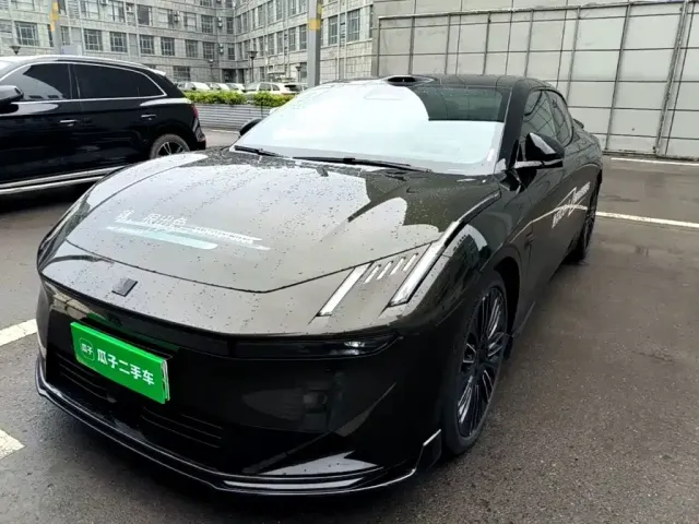Фотография автомобиля — Lynk & Co 10 EM-P