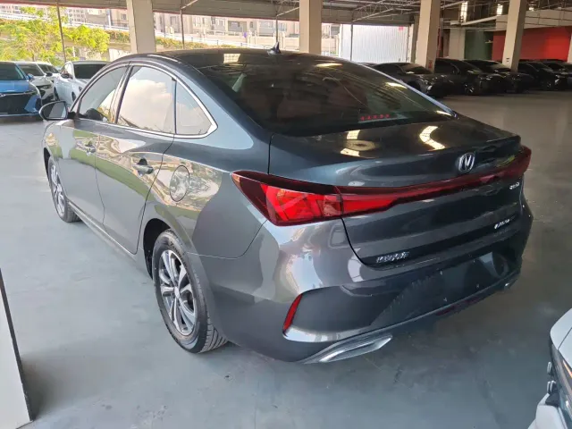 Changan Eado — Фото автомобиля 5