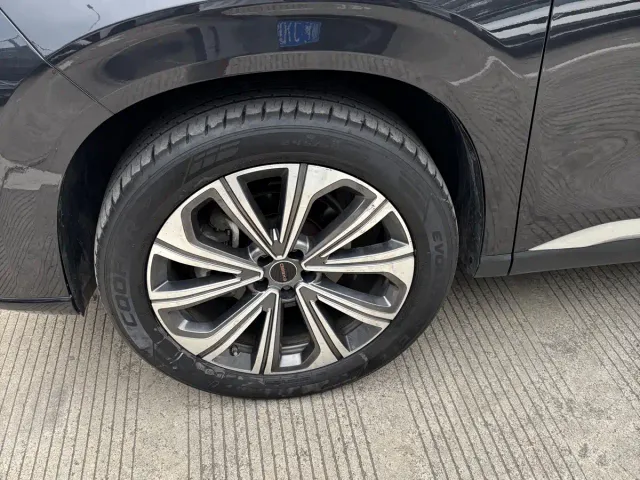 Exeed VX — Фото автомобиля 14