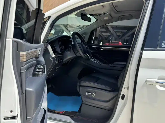 GAC Trumpchi M8 — Фото автомобиля 7