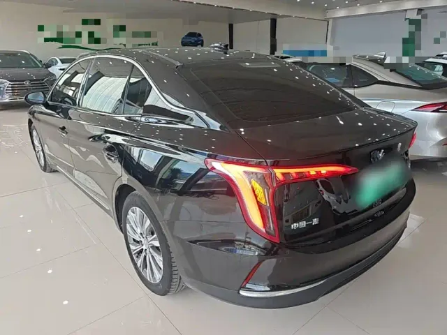 Hongqi E-QM5 — Фото автомобиля 4
