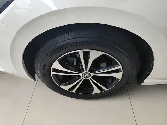 Nissan Sylphy — Фото автомобиля 22