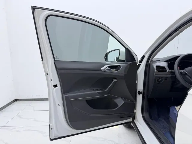 Volkswagen T-Cross — Фото автомобиля 8