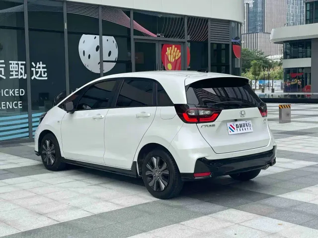 Honda Fit — Фото автомобиля 9
