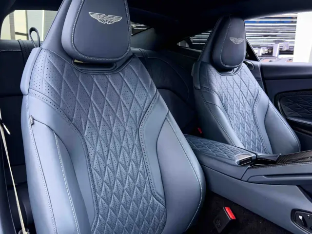 Aston Martin DB12 — Фото автомобиля 14