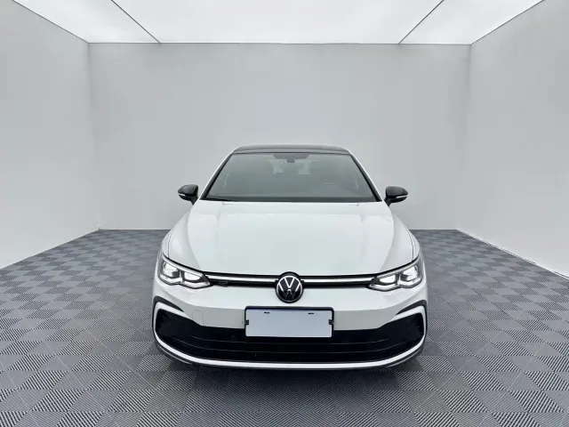 Volkswagen Golf — Фото автомобиля 2