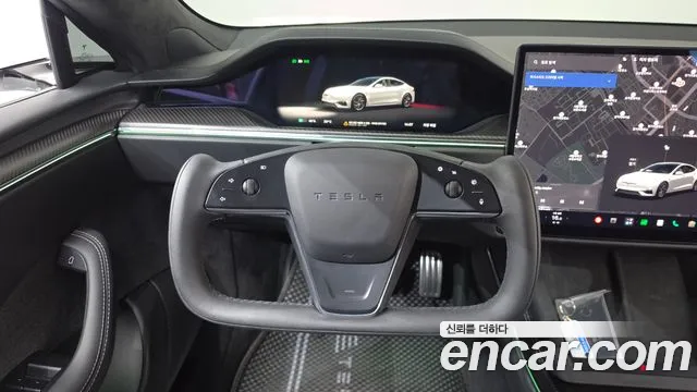 Tesla Model S — Фото автомобиля 12
