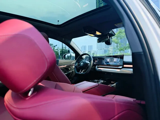 BMW 5 Series — Фото автомобиля 23