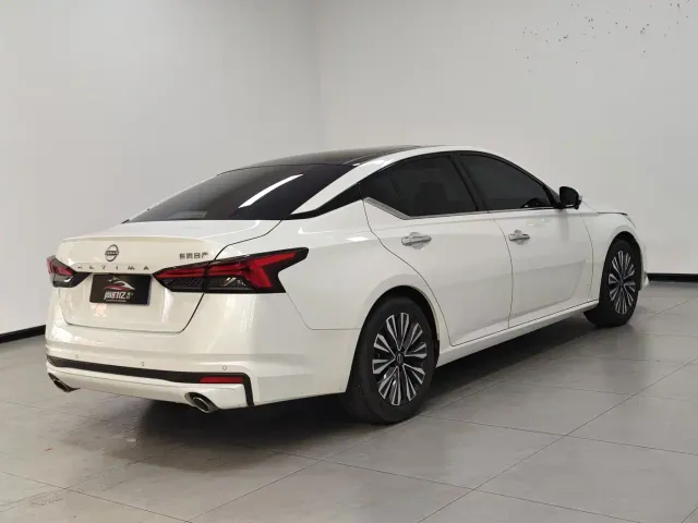Nissan Teana — Фото автомобиля 4