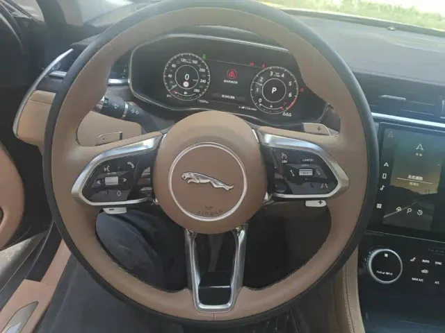 Jaguar XFL — Фото автомобиля 15