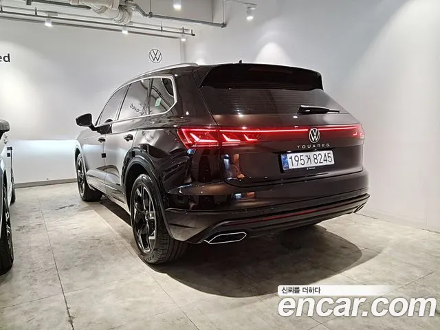 Volkswagen Touareg Generation 3 — Фото автомобиля 3