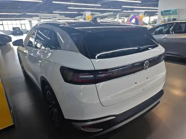 Volkswagen ID.4 X — Фото автомобиля 4