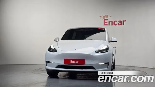 Tesla Model Y — Фото автомобиля 2