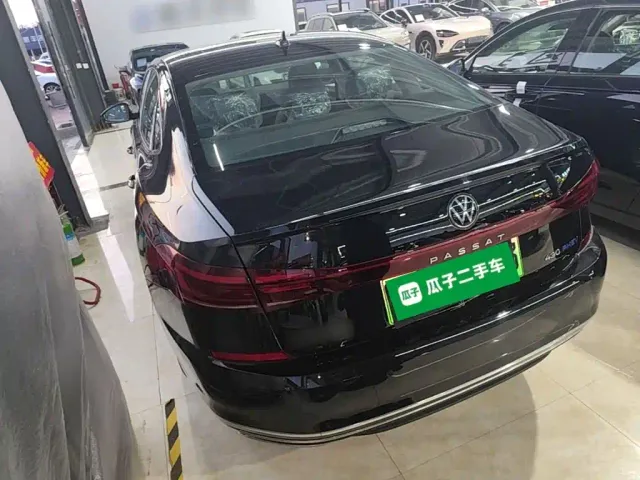 Volkswagen Passat — Фото автомобиля 4