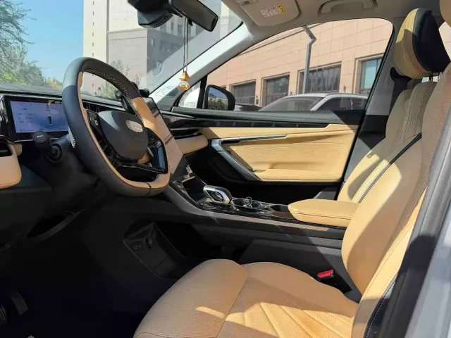 Geely Boyue L — Фото автомобиля 3