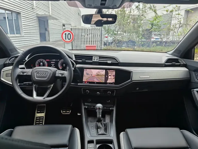 Audi Q3 — Фото автомобиля 9