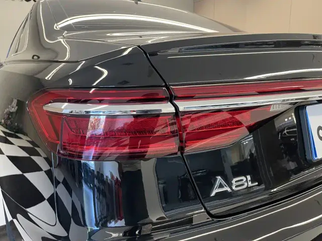 Audi A8 — Фото автомобиля 10