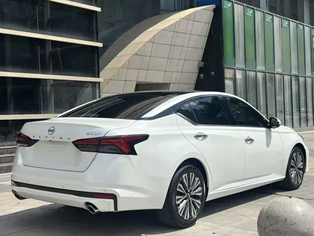 Nissan Teana — Фото автомобиля 18