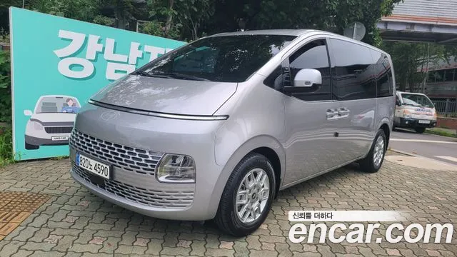 Фотография автомобиля — Hyundai Staria