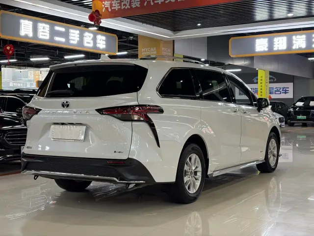 Toyota Granvia — Фото автомобиля 8