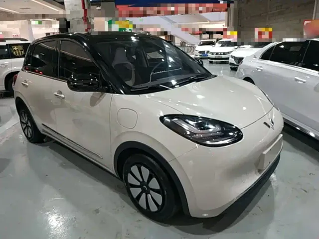 Wuling Bingo — Фото автомобиля 3